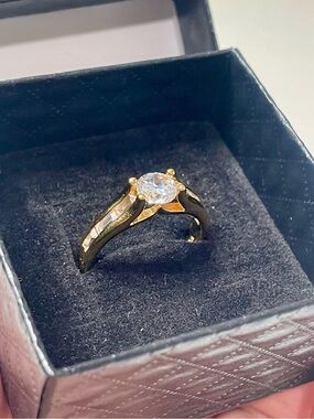 Vtg.RSC Covenant 18KT Gold Plated
Engagement Ring Cubic Zirconia Baguette
Size 8